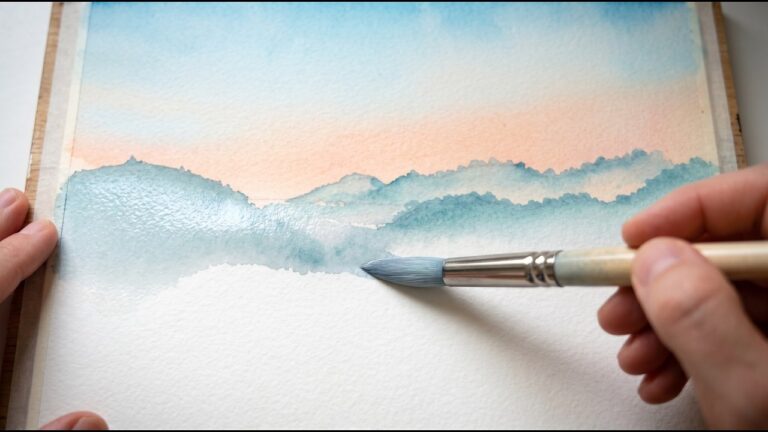 Peindre une montagne brumeuse à l’aquarelle : ma méthode pour des plans superposés tout en douceur